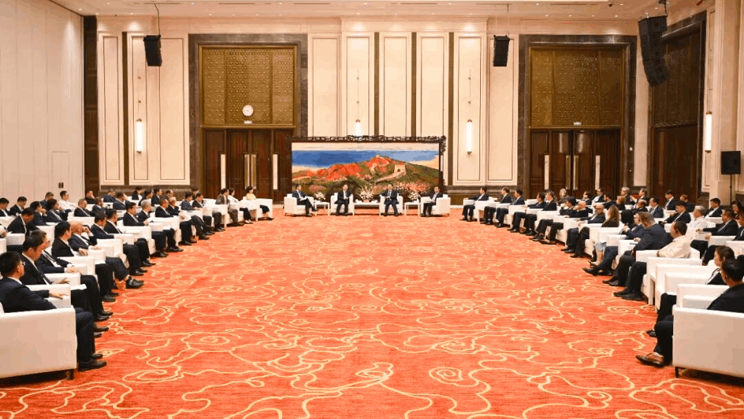 2025全球工業(yè)互聯(lián)網(wǎng)大會，朗坤蘇暢，武愛斌