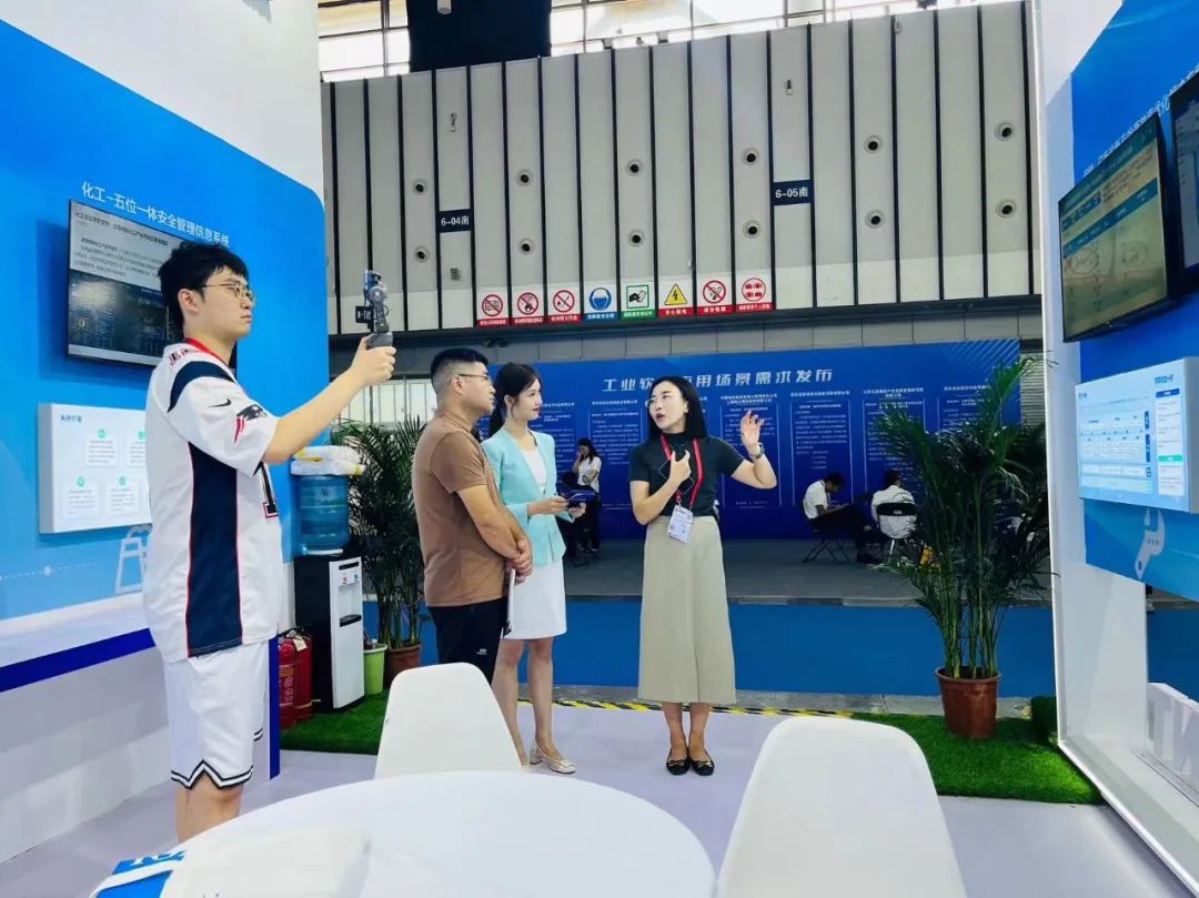 1693620554192020926.jpg 47.jpg