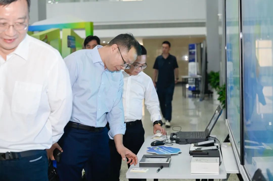 1694678991930033625.jpg 4.jpg