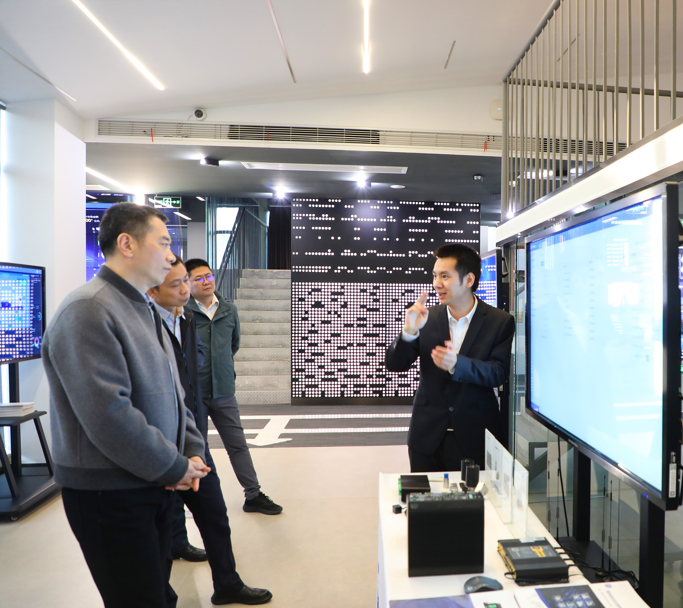 1700125176789096549.jpg 626A2441.jpg