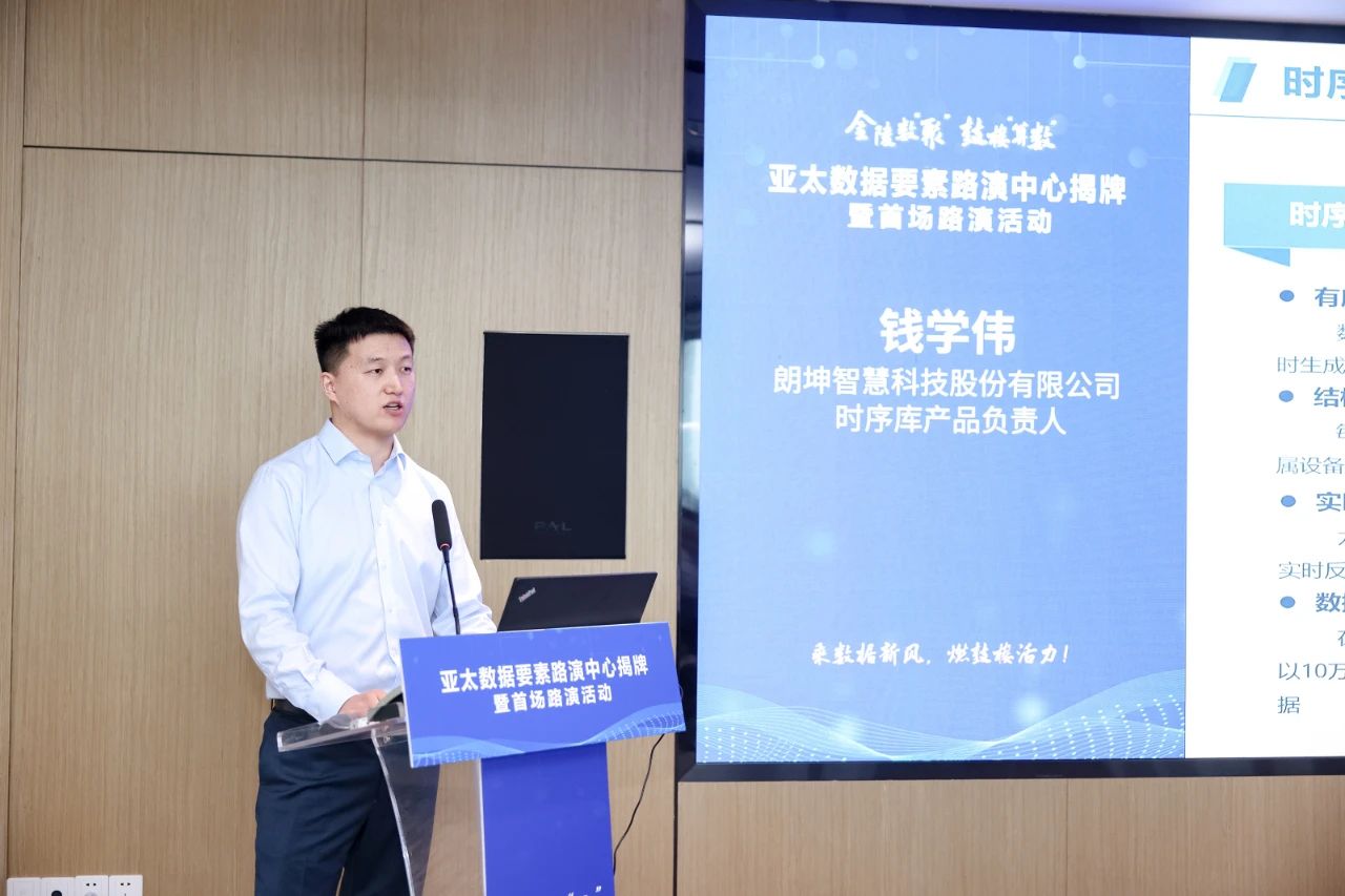 1723603582511081204.jpg 1723603582511081204.jpg